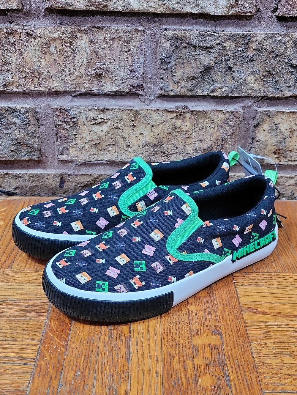 Minecraft Kids Slip-On Sneakers in Black & Green Size 1 Casual